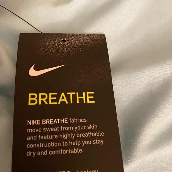 Men’s extra large dry fit tee - Picture 4 of 5